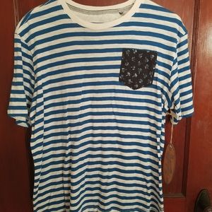 Huntington Beach Club Mens Stripped Tee Size L